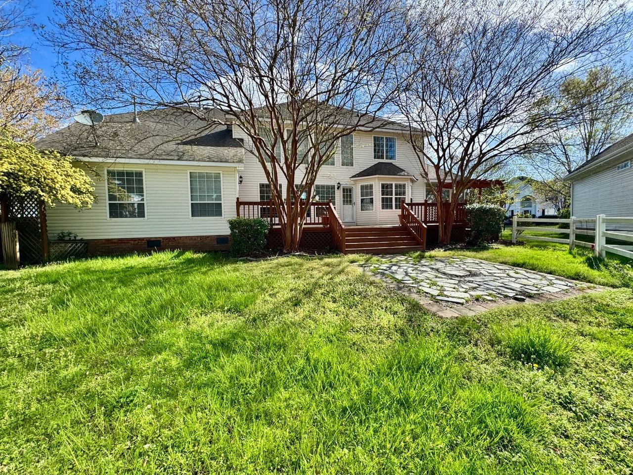 2537 Springhaven Dr - Photo 3 of 50