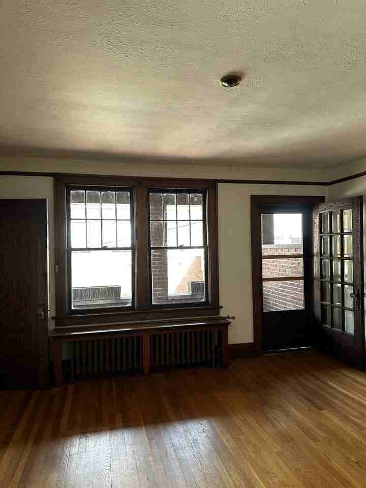 420 Short St #4 - Photo 5 of 8