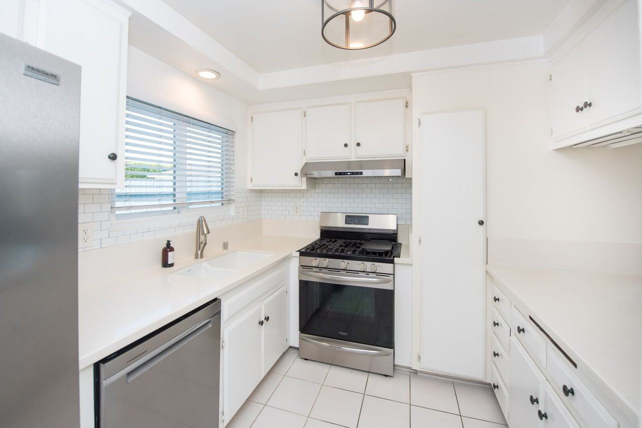 21142 Chesterbrook Ln - Photo 6 of 33