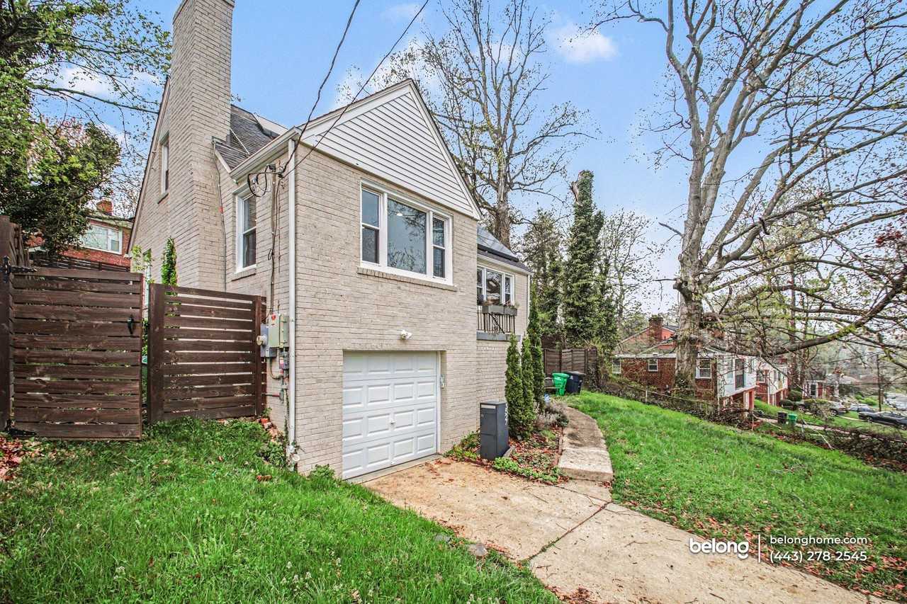 3527 28th Pkwy - Photo 2 of 27