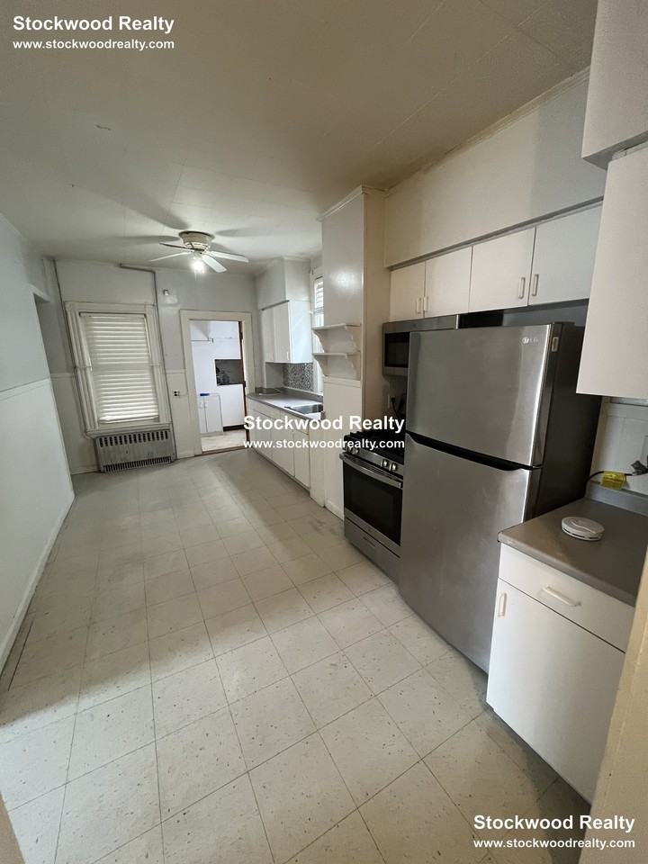 109 Wordsworth St #1 - Photo 4 of 34