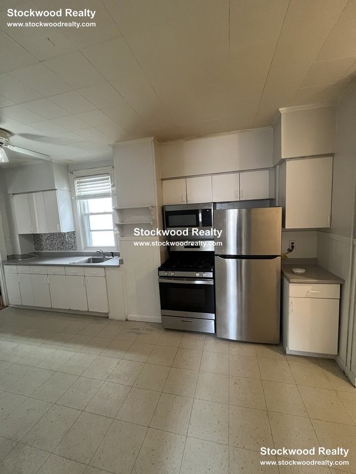 109 Wordsworth St #1 - Photo 2 of 34