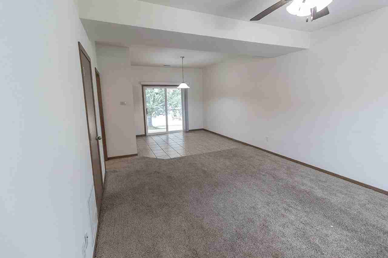 1615 Citadel Dr - Photo 3 of 28