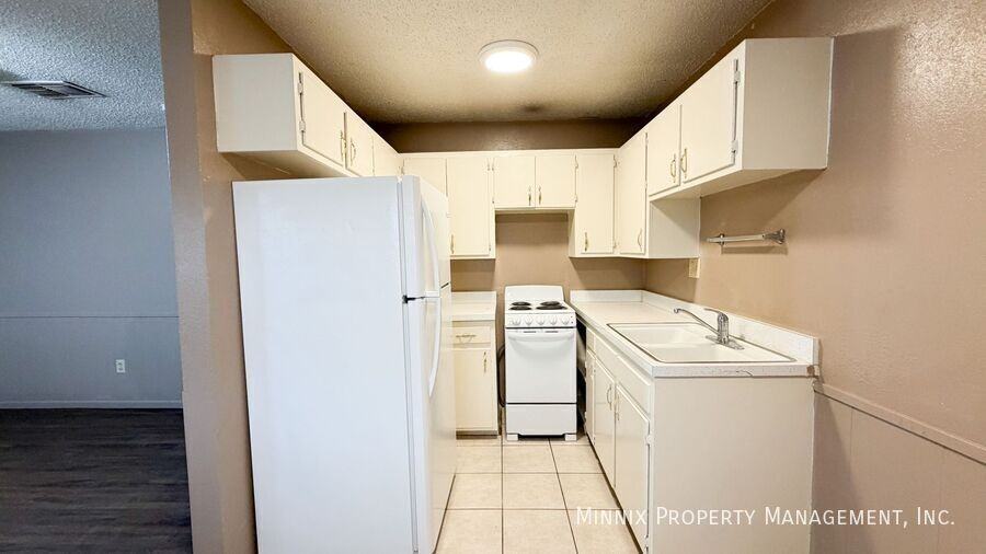 Southern Cross Apartments - Photo 2 of 27