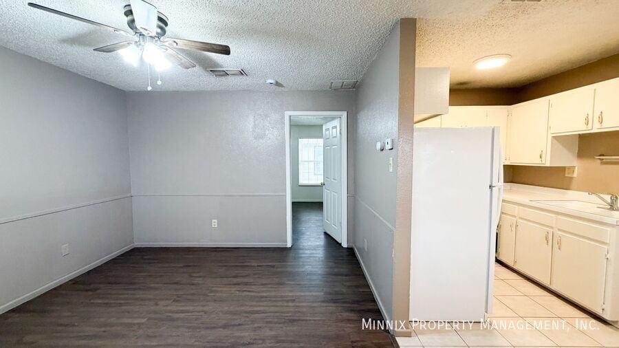 Southern Cross Apartments - Photo 4 of 27
