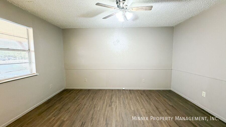 Southern Cross Apartments - Photo 6 of 27