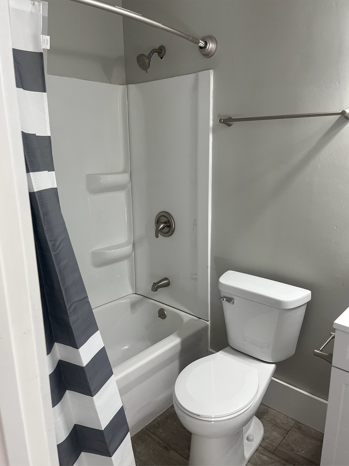 114 E Franklin St #3 - Photo 7 of 12