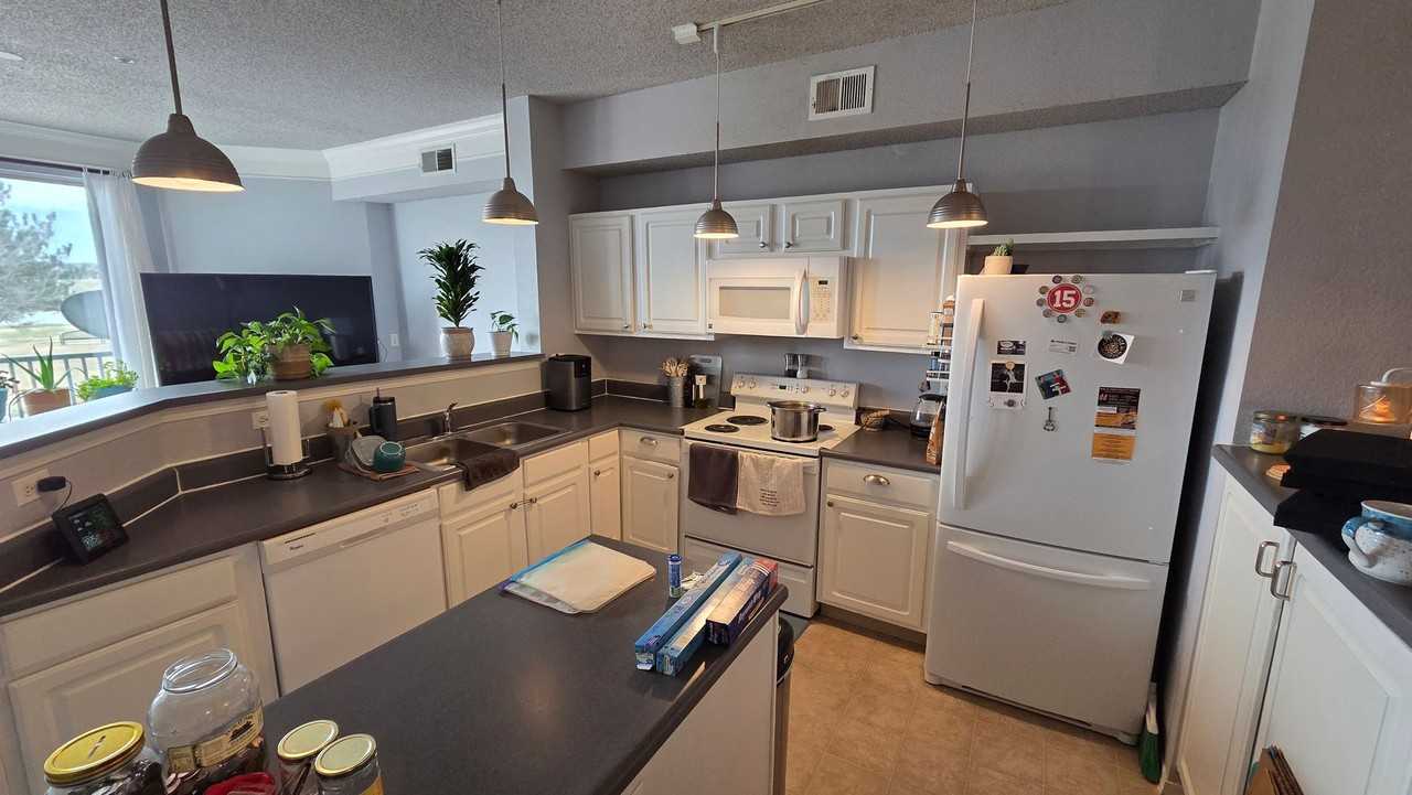2074 Concord Ln - Photo 6 of 7