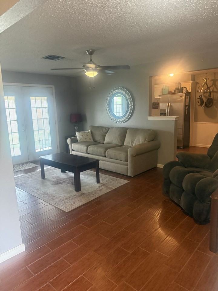 608 Sw 8th St - Photo 3 of 39