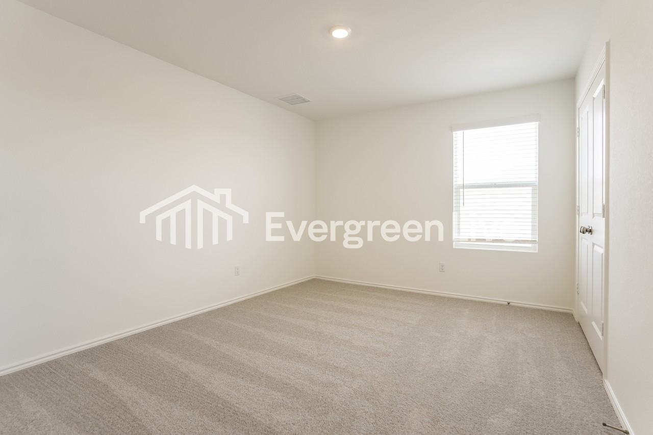 1410 Roaming Oak Bnd - Photo 6 of 15
