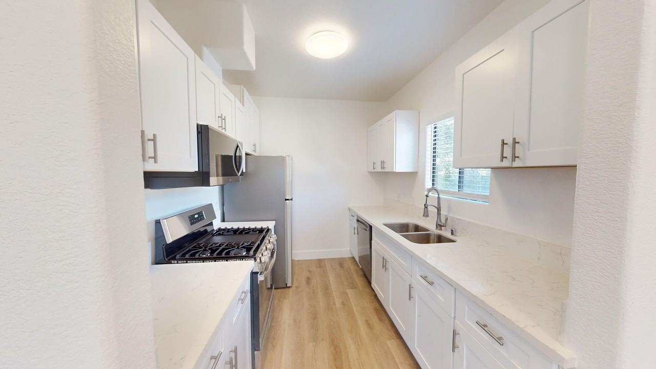5804 Woodman - Photo 4 of 16