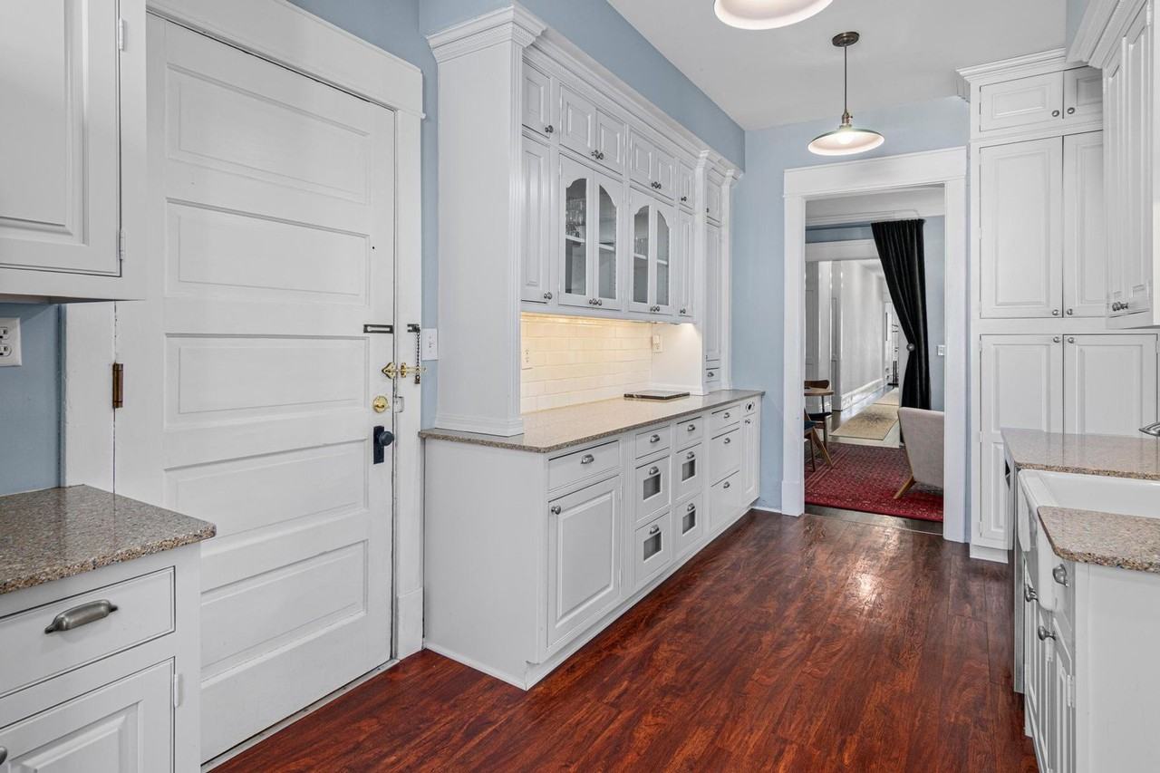 647 Lincoln Ave - Photo 7 of 31