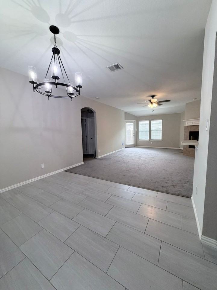 9108 Gristmill Ct - Photo 2 of 29