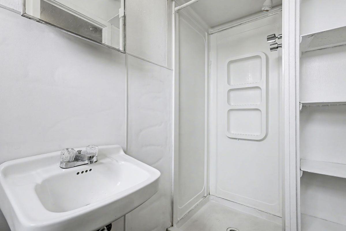 207 N Santa Fe Ave ##3 - Photo 5 of 10