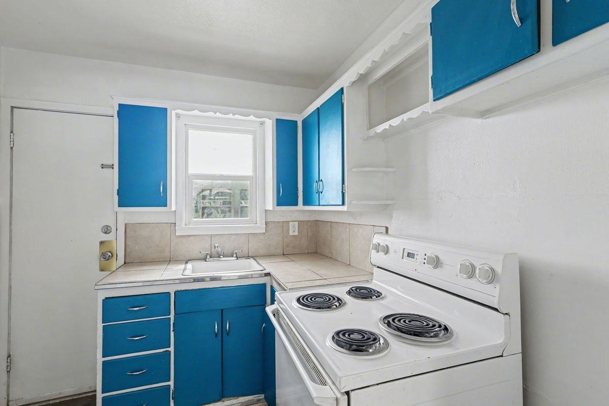 207 N Santa Fe Ave ##10 - Photo 6 of 12