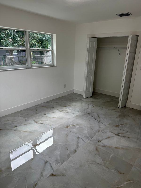 2040 Nw 185th Ter - Photo 4 of 7