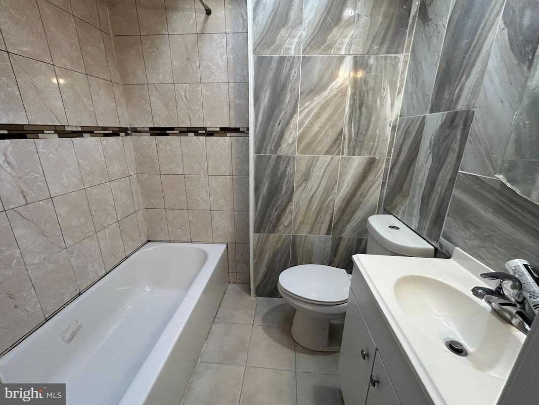 522 S 3rd St - Photo 5 of 9