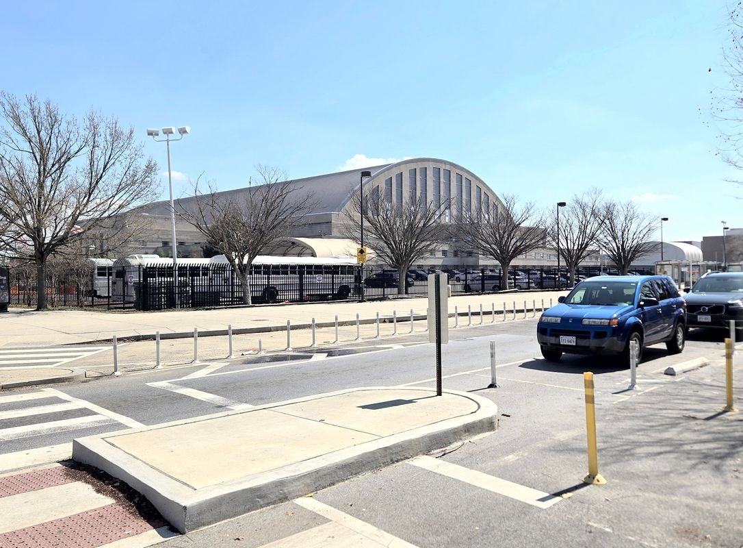 1827 E Capitol St Se - Photo 6 of 6