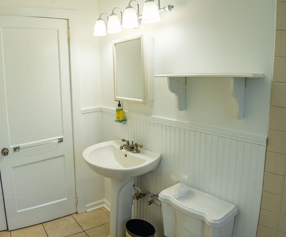 1015 Avondale Ave Se - Photo 3 of 21