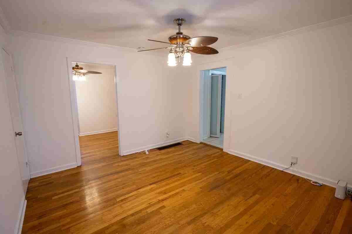 1015 Avondale Ave Se - Photo 6 of 21