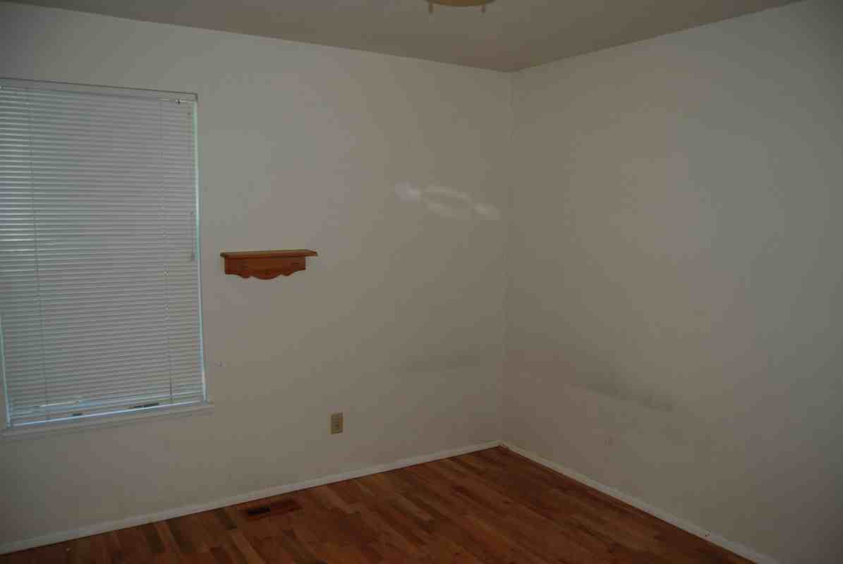 13310 Ne 74th St - Photo 3 of 17