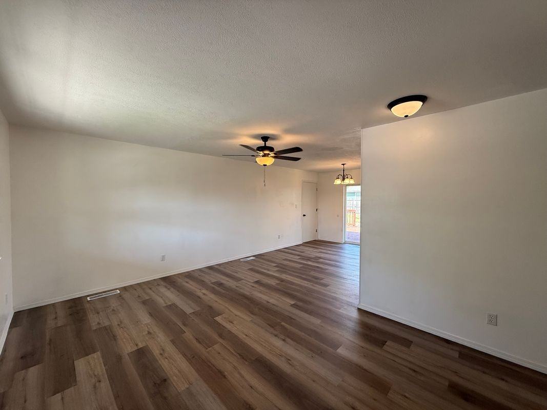 152 Rea St - Photo 2 of 22