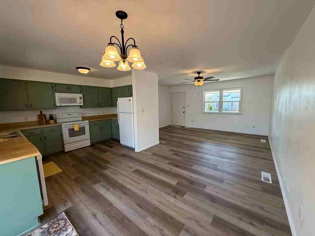 152 Rea St - Photo 3 of 22