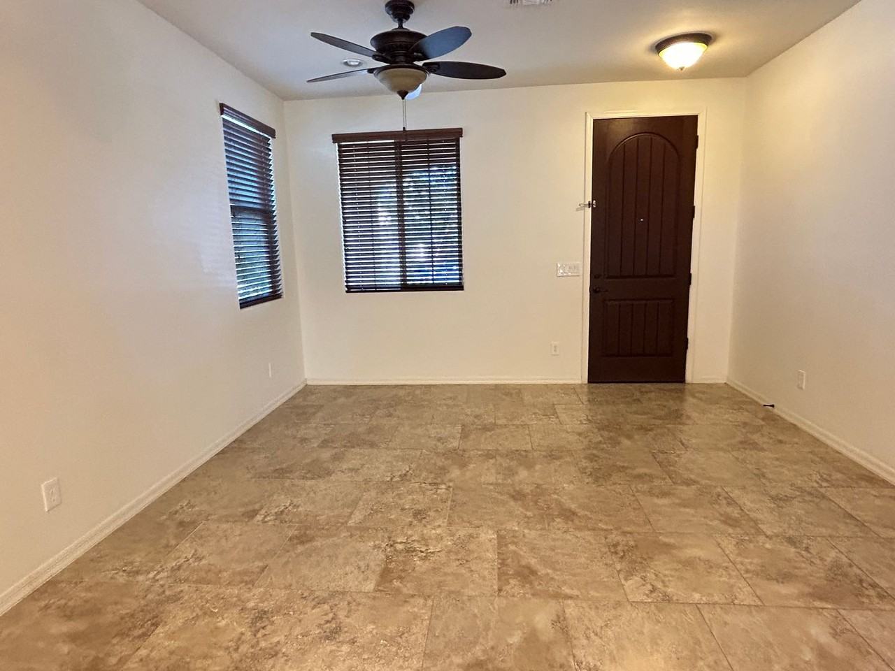 5537 W Desert Hollow Dr - Photo 3 of 46