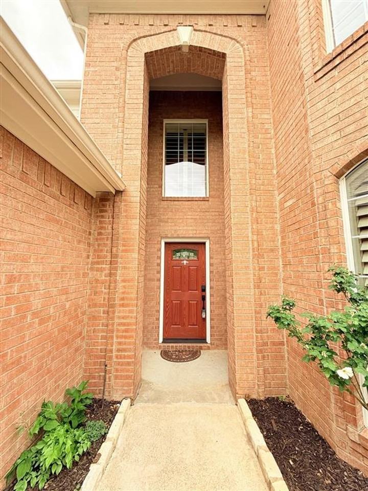 10009 Jessica St - Photo 4 of 50