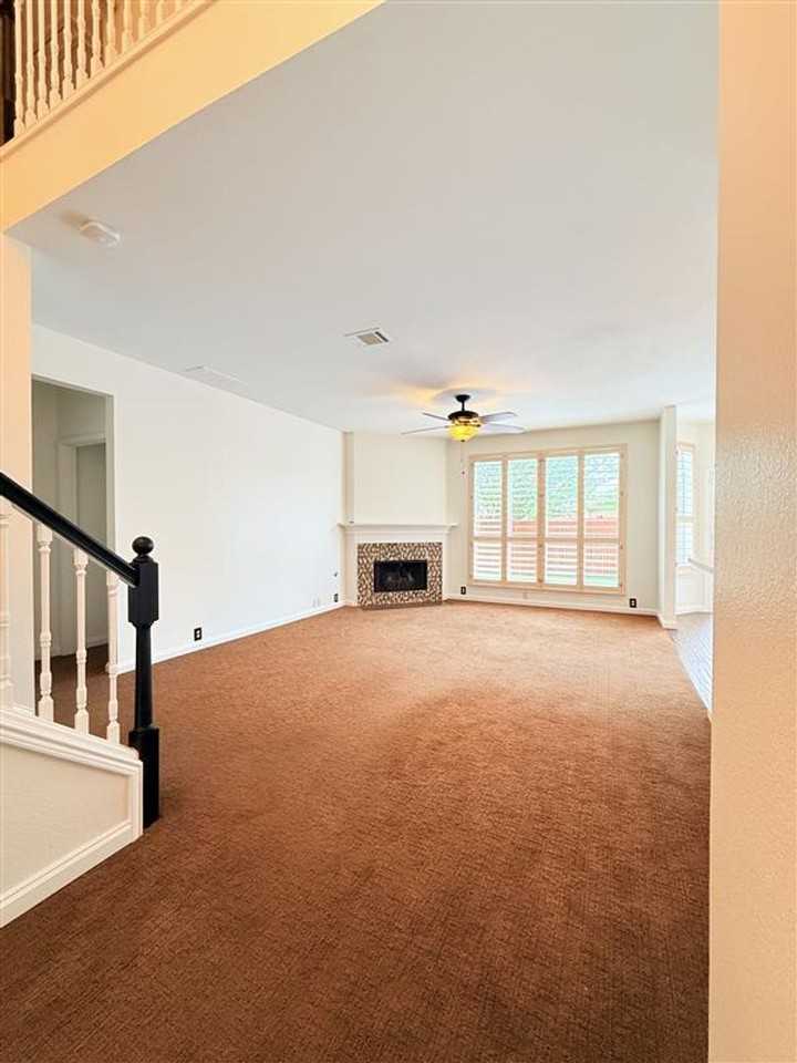 10009 Jessica St - Photo 6 of 50