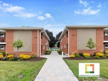 Renovated apartment with pool and parking - Photo 1 of 1