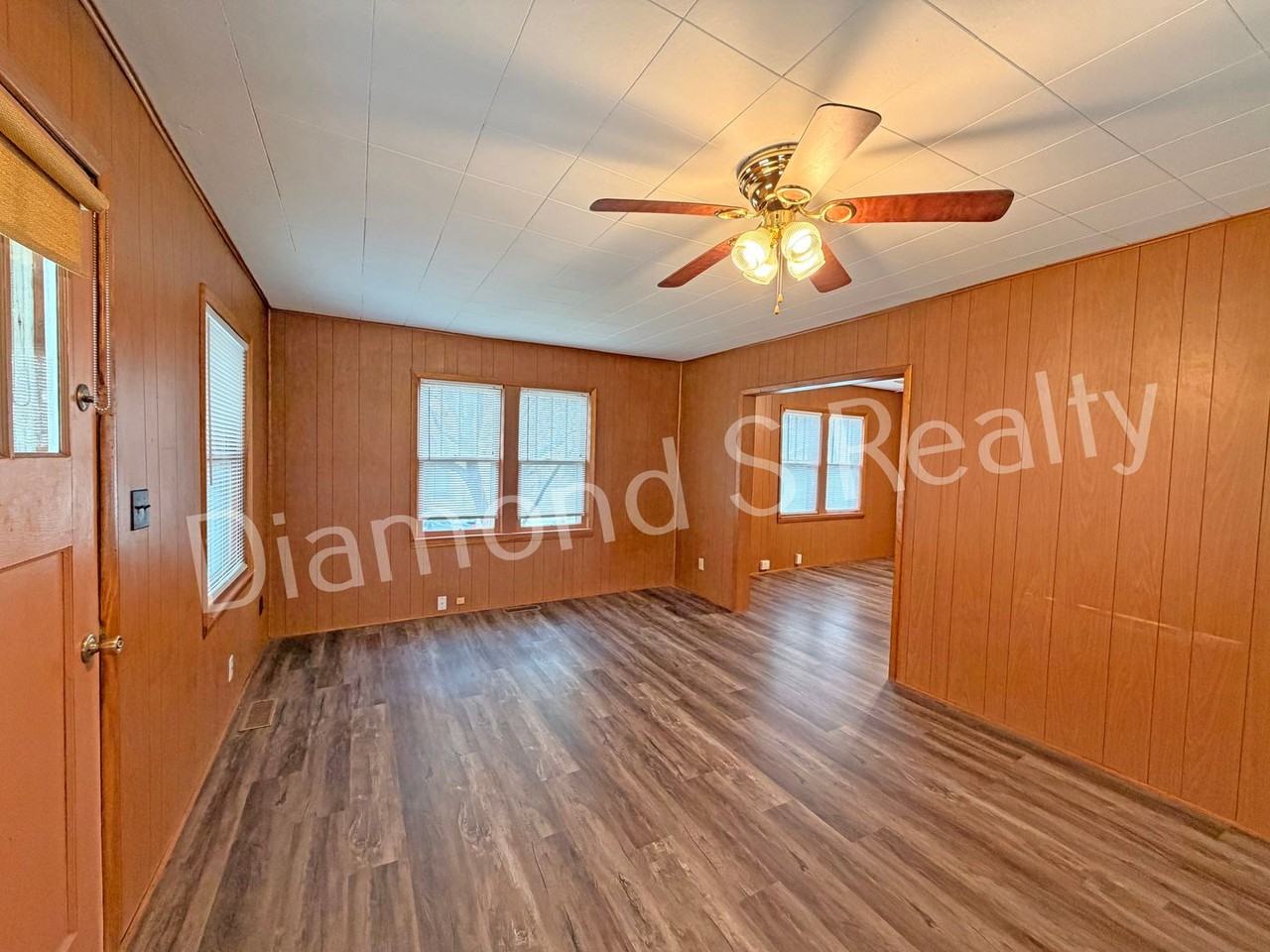 2120 N Johnston Ave - Photo 4 of 32