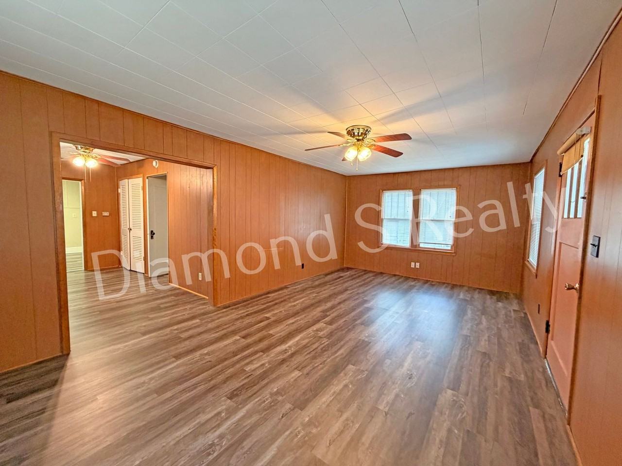 2120 N Johnston Ave - Photo 6 of 32