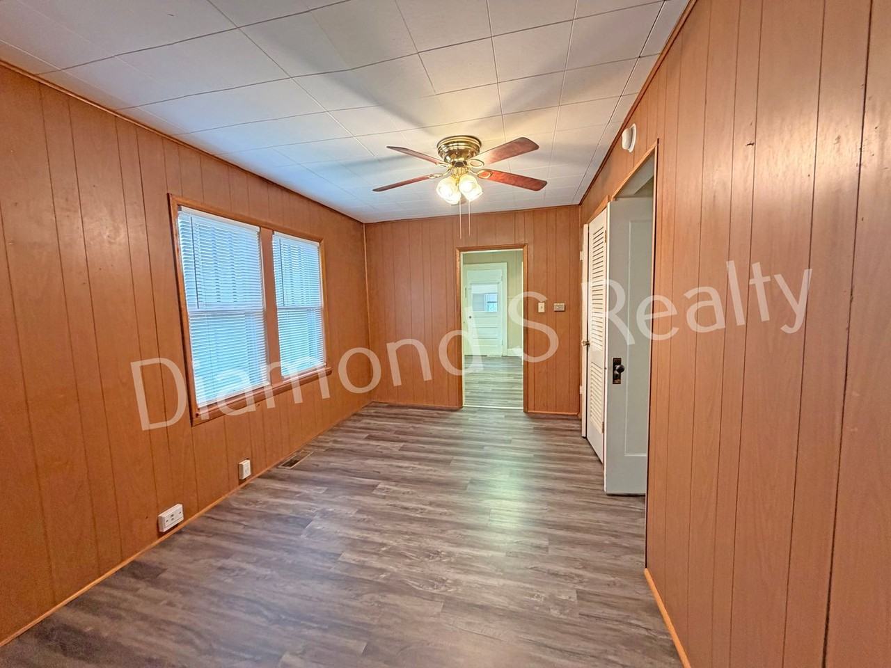 2120 N Johnston Ave - Photo 7 of 32