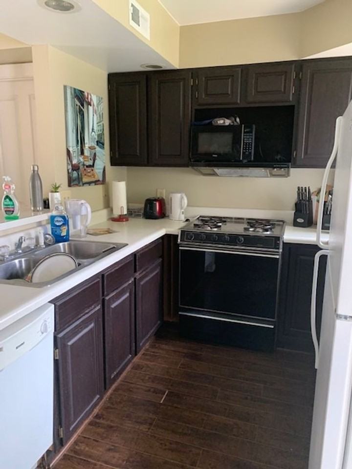 718 Plunkett St - Photo 3 of 10