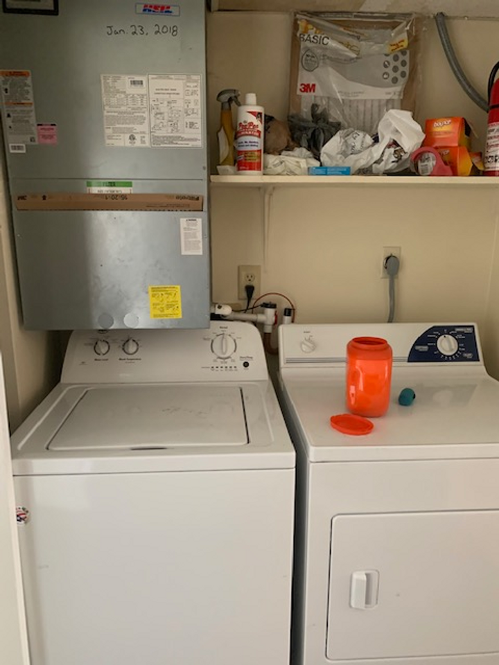 718 Plunkett St - Photo 4 of 10