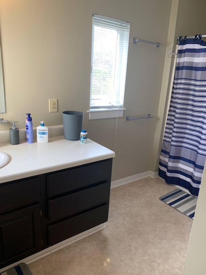 718 Plunkett St - Photo 7 of 10