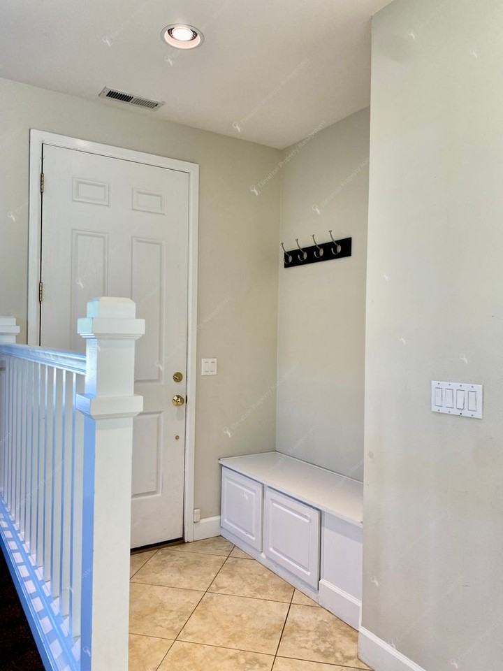 61567 Odell Lake Dr - Photo 3 of 35