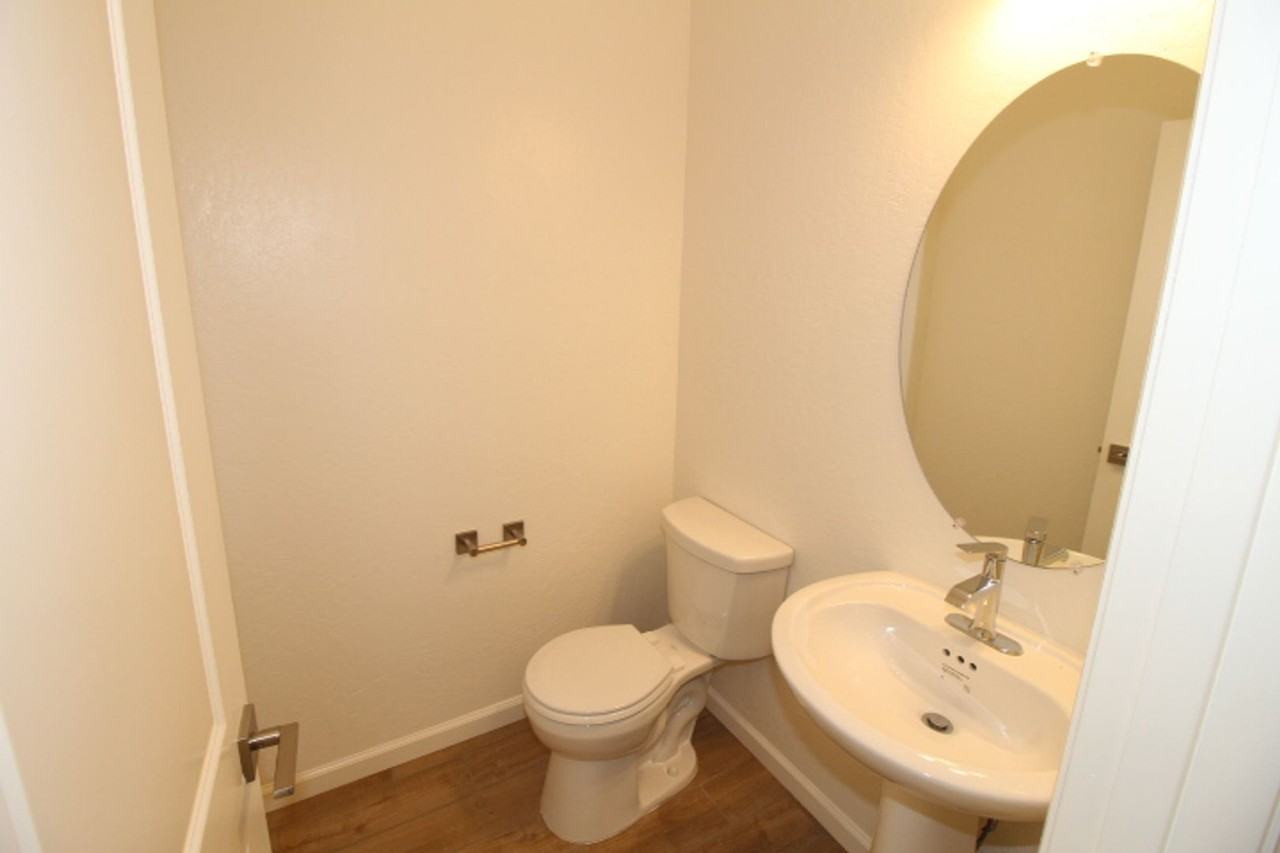 1462 Pioneer Ln - Photo 5 of 13