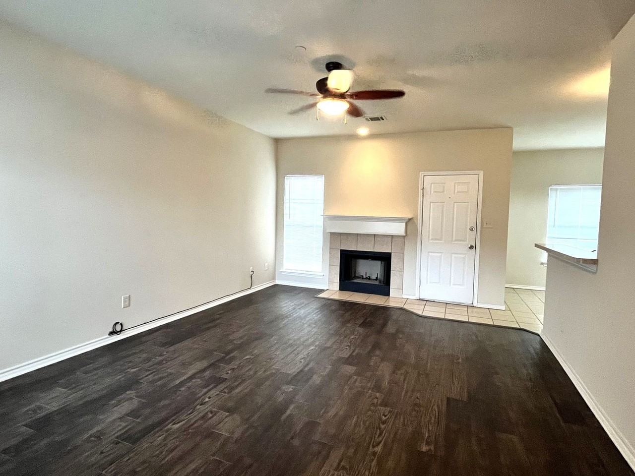 3259 Wexford Dr - Photo 3 of 33