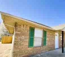 featured image of 139 W Northaven St