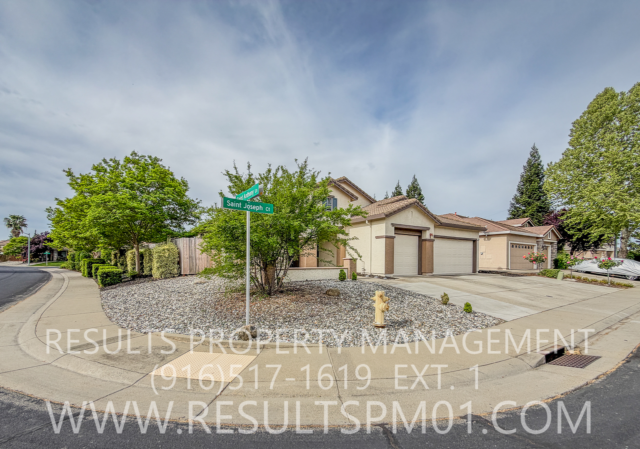 301 Saint Joseph Ct - Photo 3 of 43