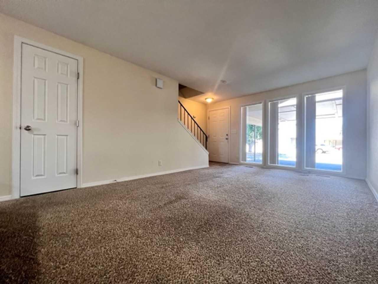 6529 W Douglas St - Photo 5 of 17