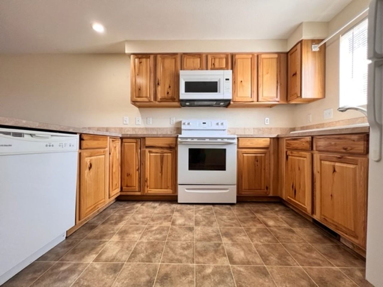 6529 W Douglas St - Photo 7 of 17