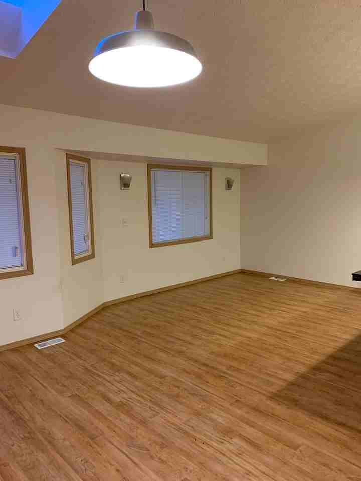 7621 Snow View Dr #8 - Photo 4 of 46