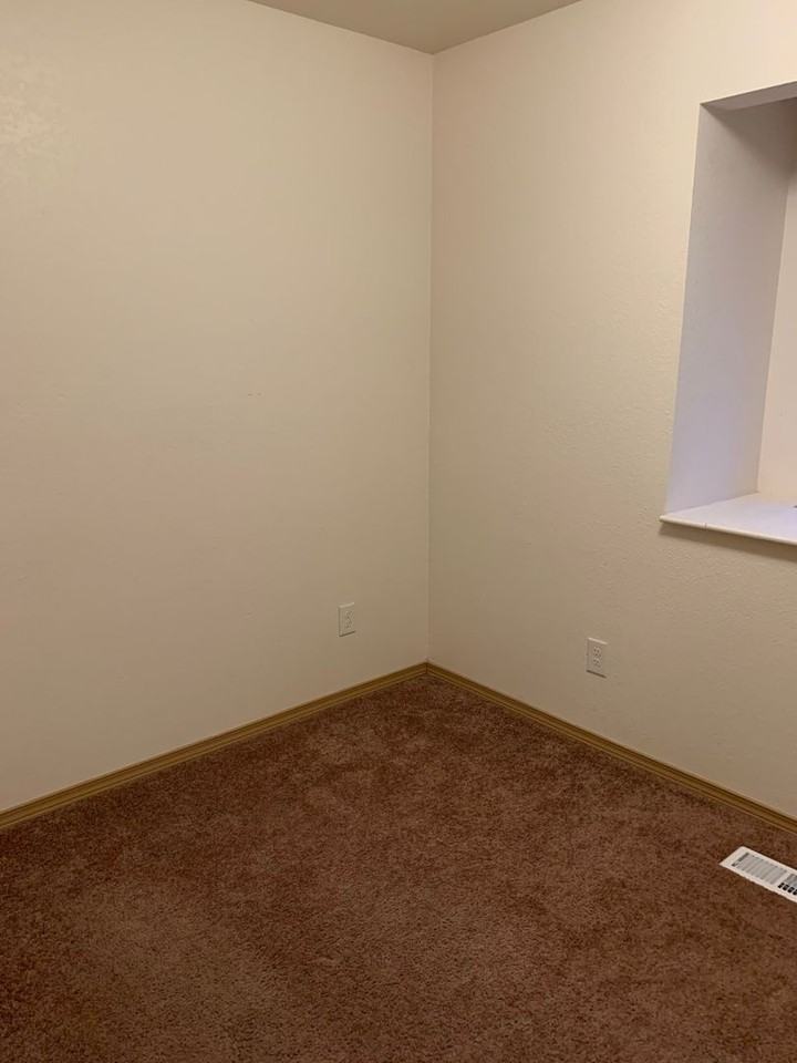 7621 Snow View Dr #8 - Photo 7 of 24