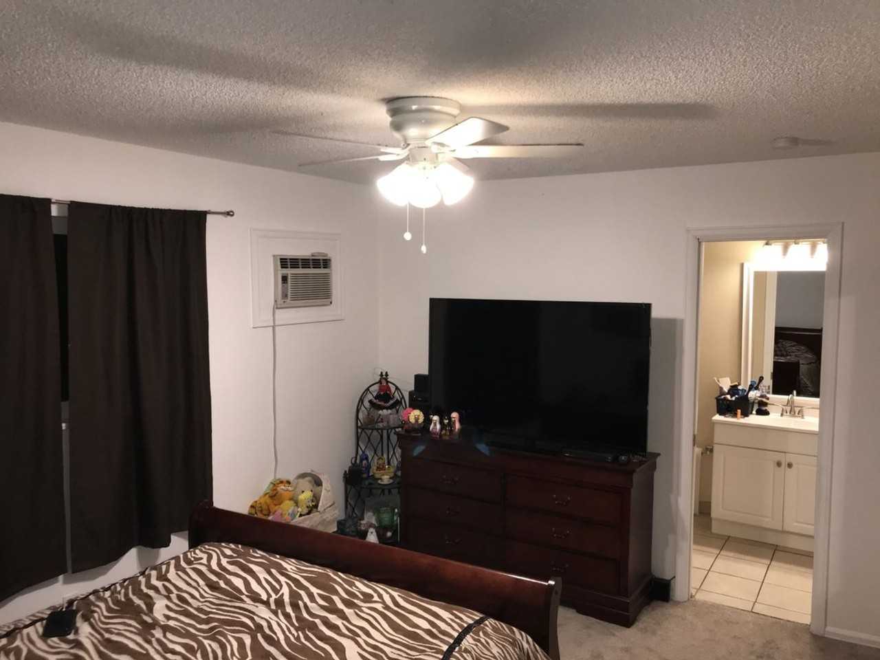 1369 Dover St - Photo 5 of 13