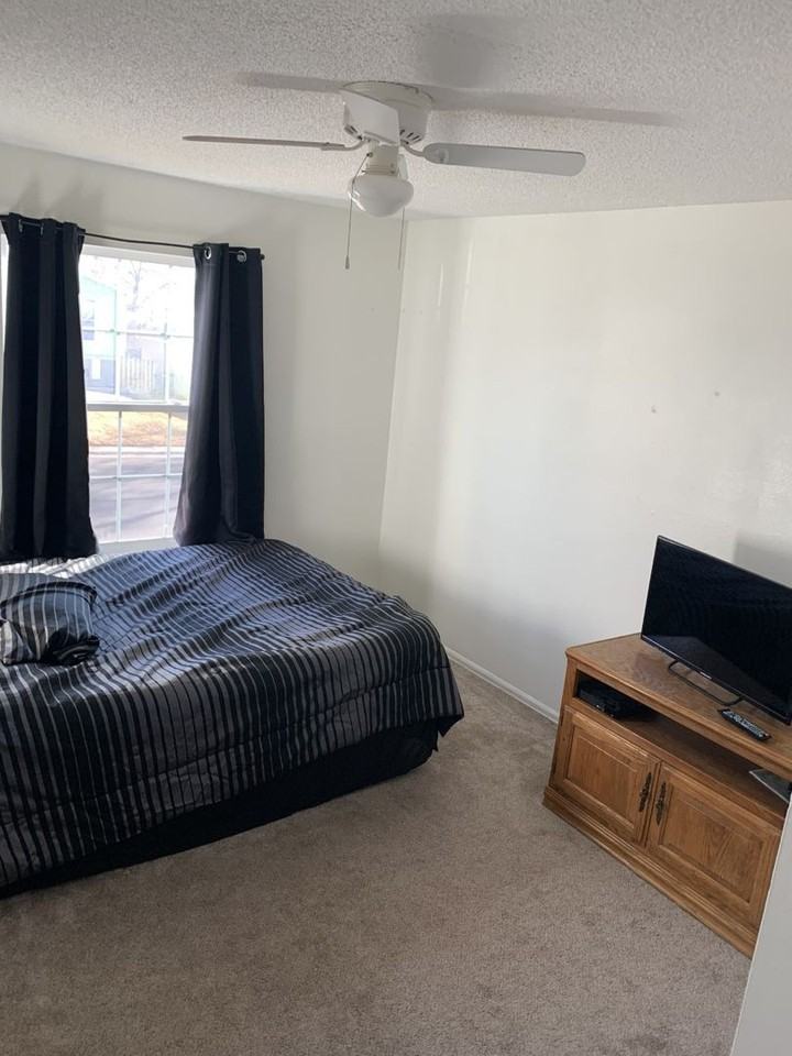 1369 Dover St - Photo 7 of 13