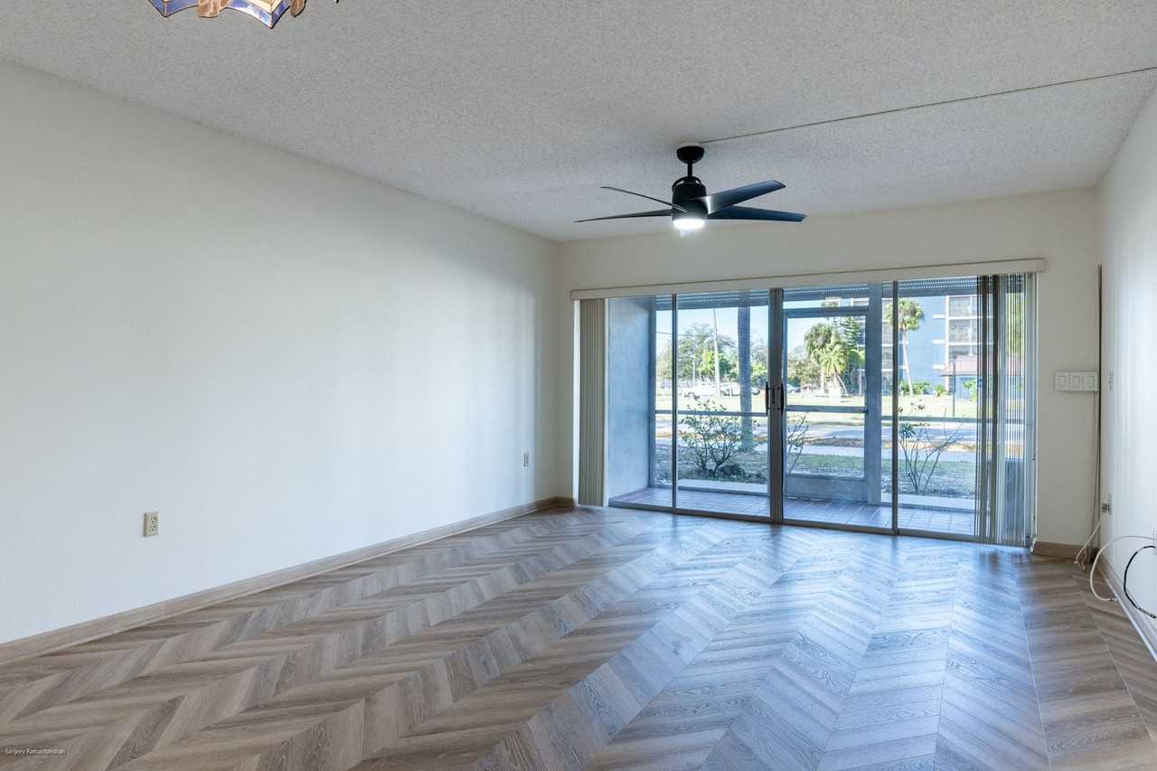 2300 Aaron St #114 - Photo 4 of 30