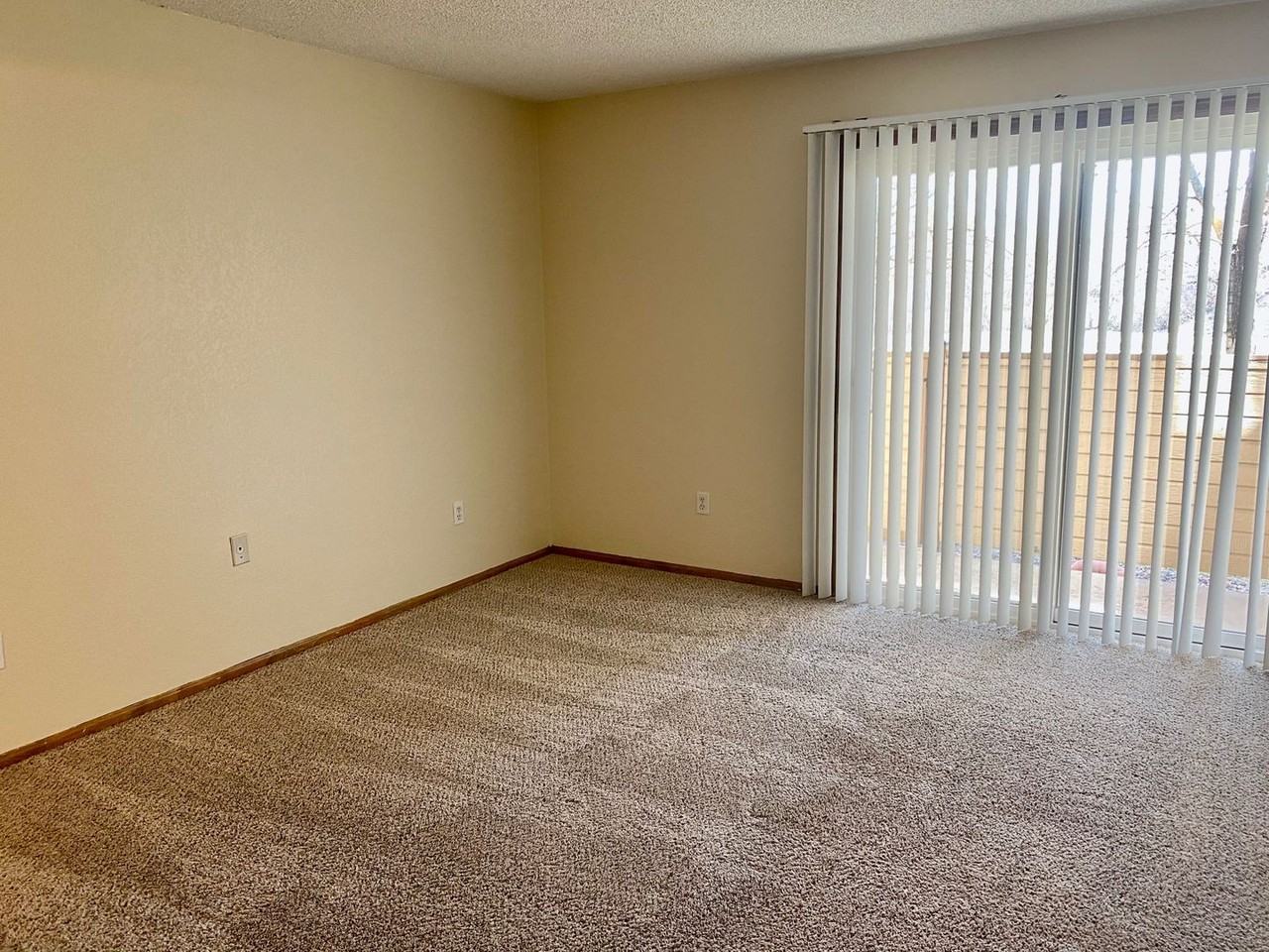 1111 S Garrison St - Photo 2 of 18